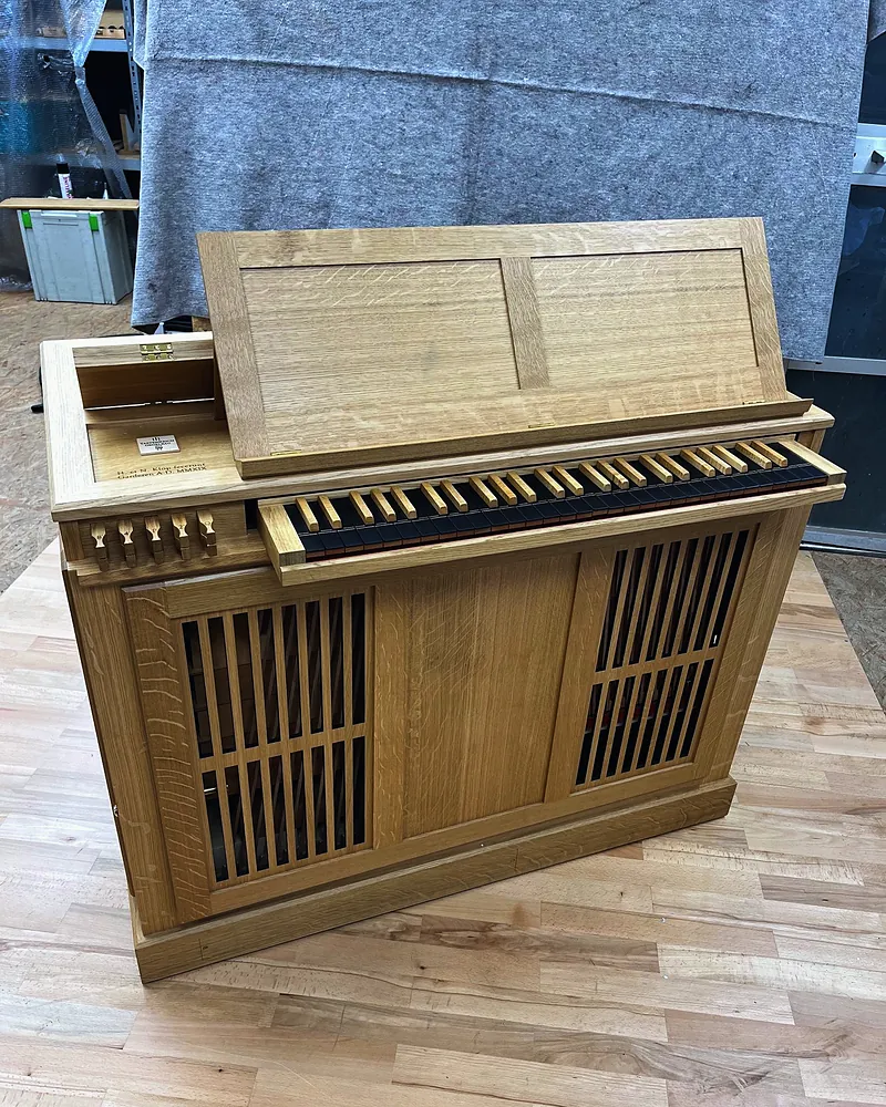 Truhenorgel mit fünf Registern